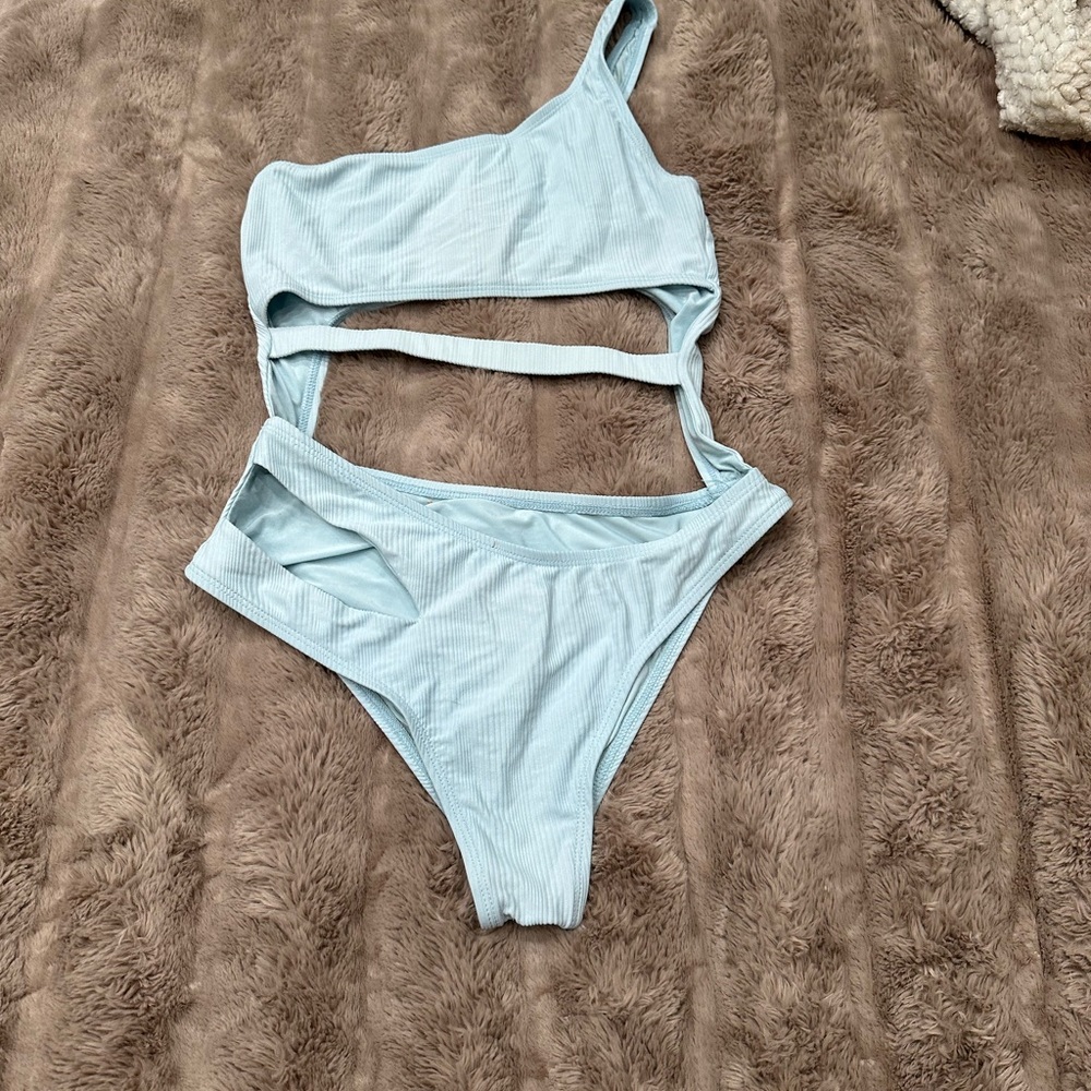 One piece bikini - Picture 2 of 2